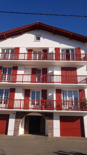 Appartement T3 lumineux et au calme. Wifi,Netflix et parking gratuit.